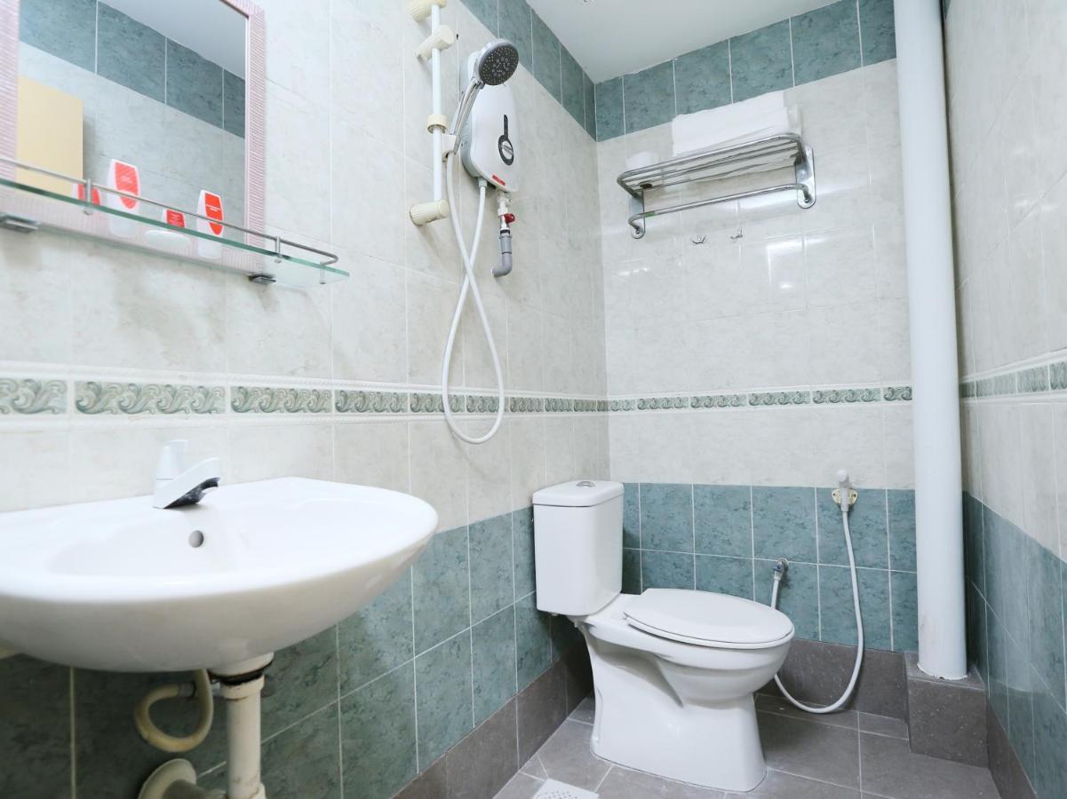 Oyo 89672 Eg Hotel Jj Johor Bahru Kültér fotó